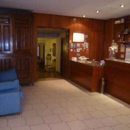 Hostal Pirineos Barbastro Extérieur photo