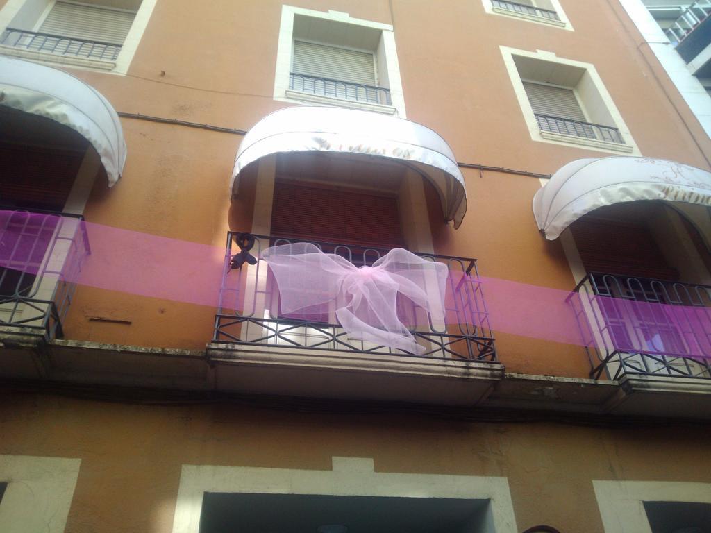 Hostal Pirineos Barbastro Extérieur photo